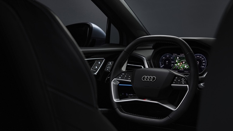 
								Audi Q4 e-tron full									