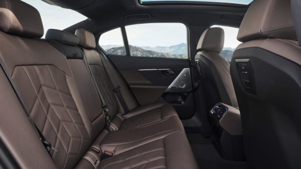 BMW i5