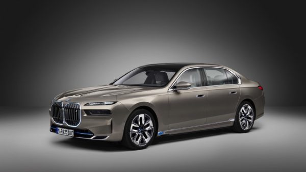 BMW i7