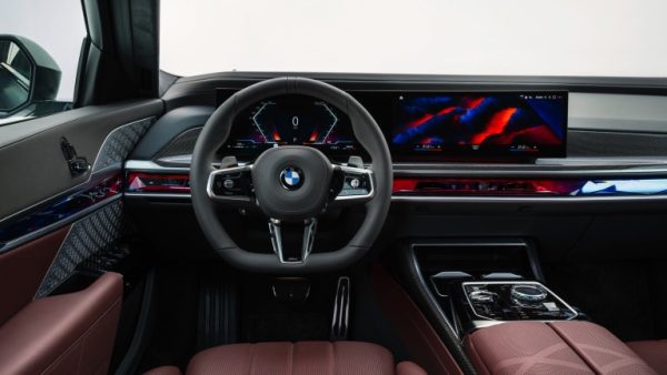 BMW i7