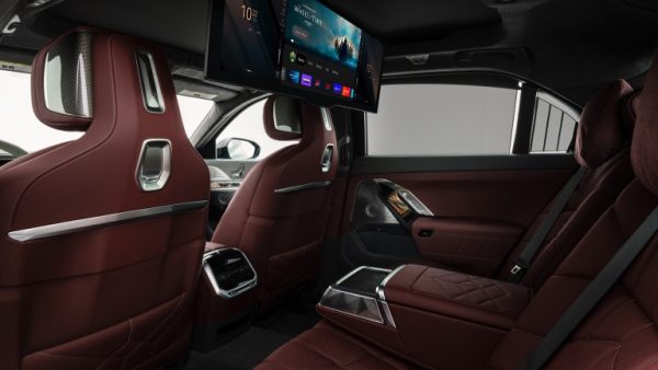 BMW i7