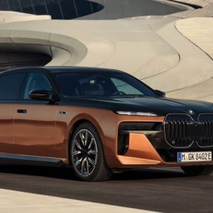 BMW i7