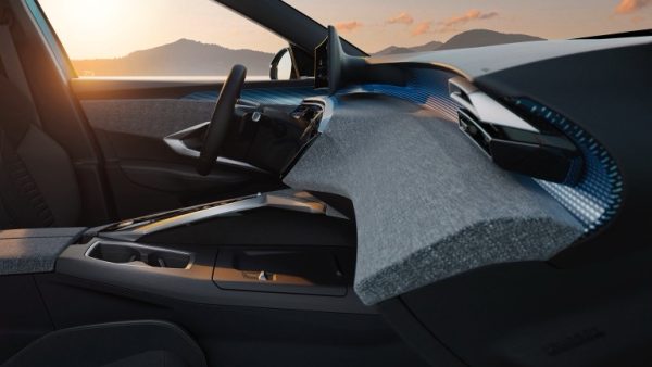 Peugeot e-308