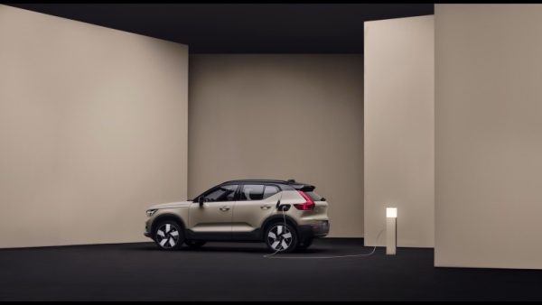 Volvo EX40