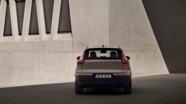 Volvo EX40