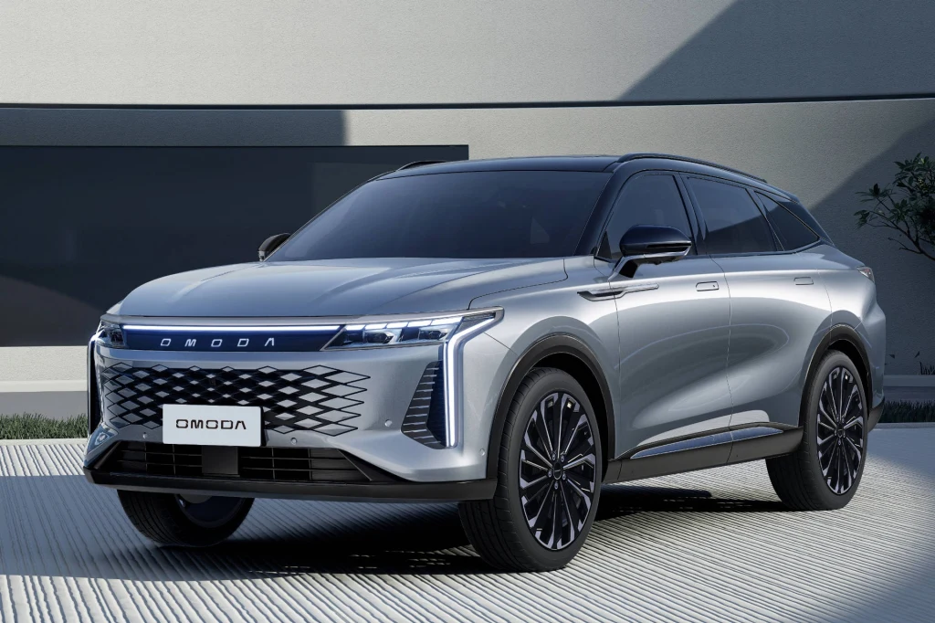 The New Contender: 2025 Omoda 9 Plug-in Hybrid Review – Is This the Premium EV Killer Australia Has Waited For?