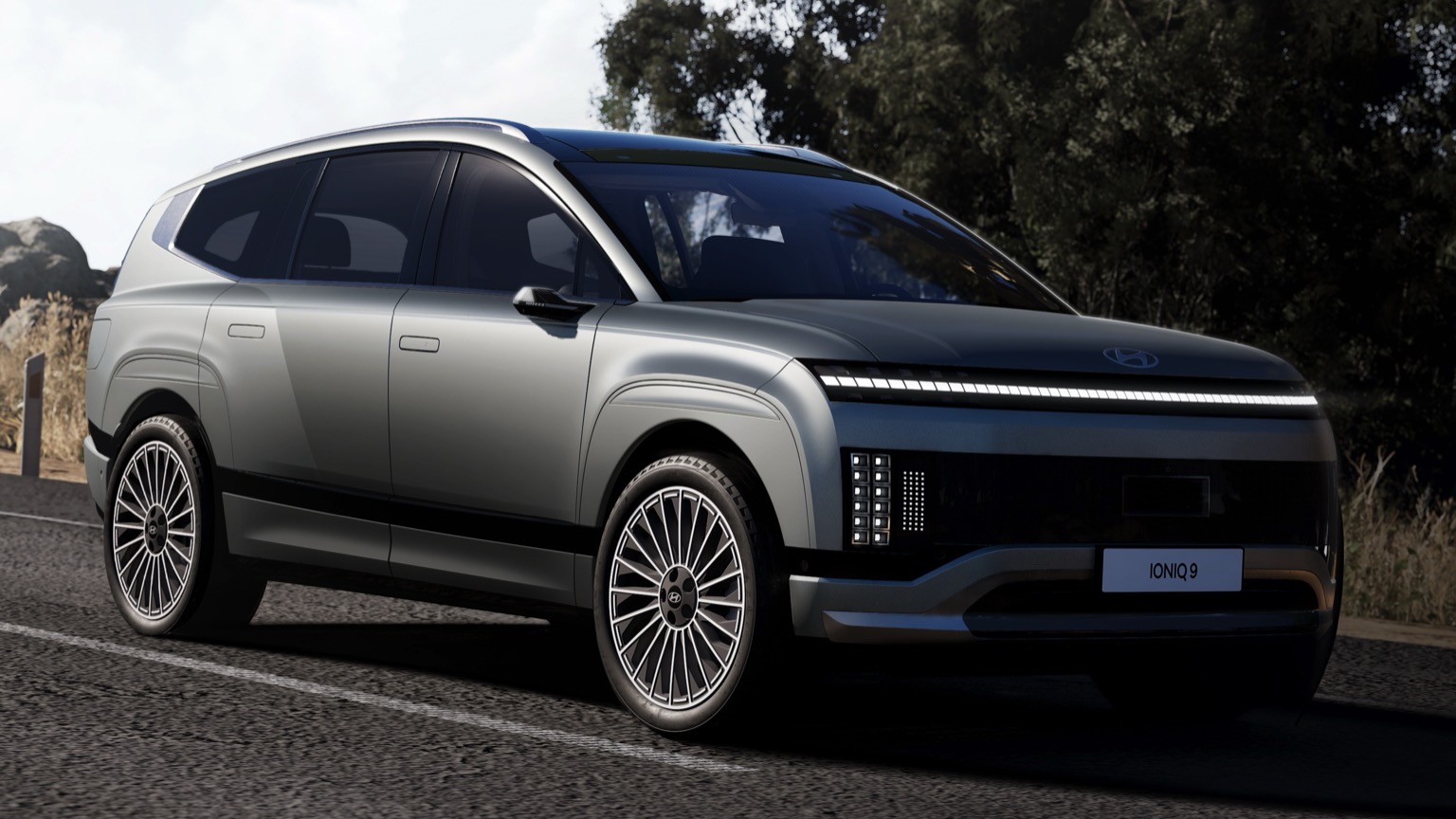 2025 Hyundai Ioniq 9 Review: Hyundai Goes Audi and BMW Hunting with a Huge Electric SUV Hyundai_IONIQ9_EV01