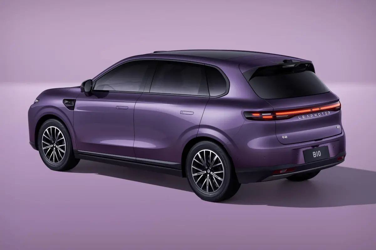 BYD Atto 1 vs. Leapmotor B10: Testing the Basement-Price Entries