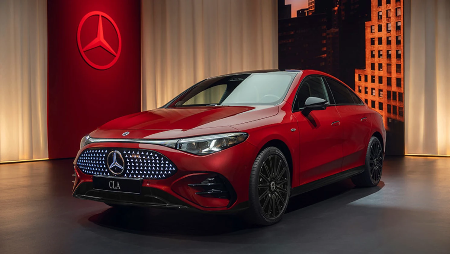 Mercedes-Benz CLA EV Review: 750km Range and the MBUX Superscreen