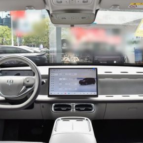Leapmotor_B10-EV-Interior 