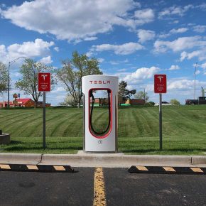 Tesla-supercharger-stations 