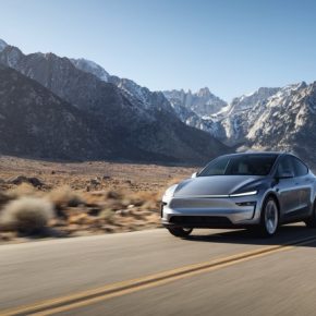Tesla_Model_Y_EV03 