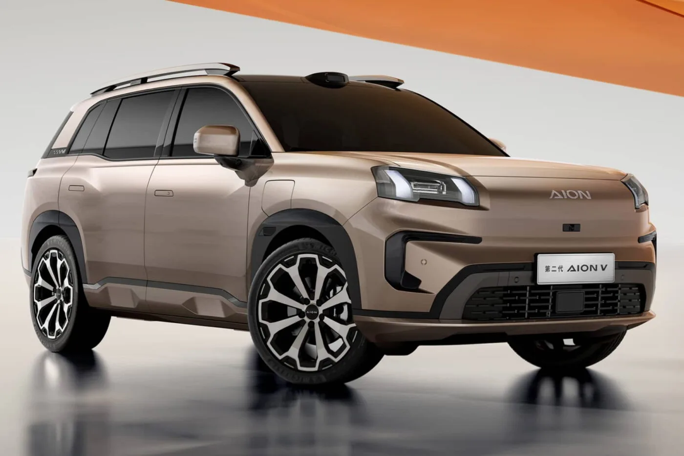 GAC Aion V Review: 16-Minute Fast Charging and 510km Range—The New Tech King?